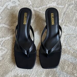 NWT Kitten Heel Flip Flop Sandals
